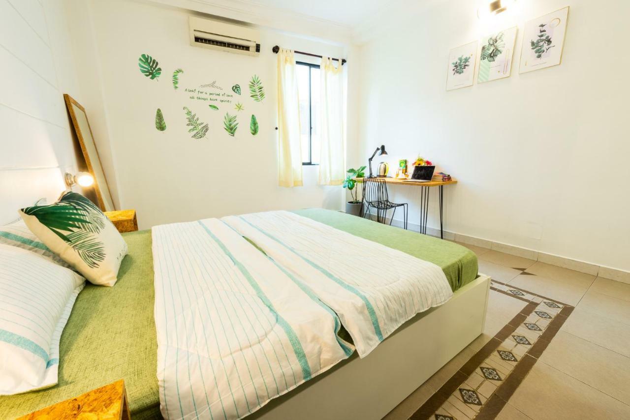 The Art - Vitamin Smiles Hostel Хошимин Экстерьер фото