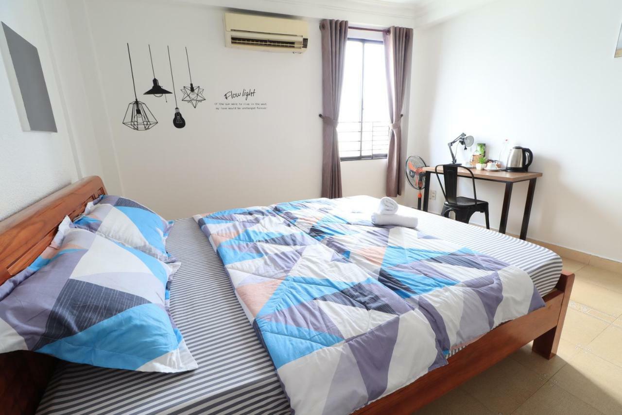 The Art - Vitamin Smiles Hostel Хошимин Экстерьер фото