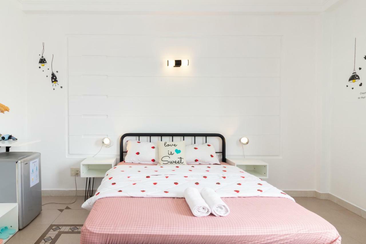 The Art - Vitamin Smiles Hostel Хошимин Экстерьер фото
