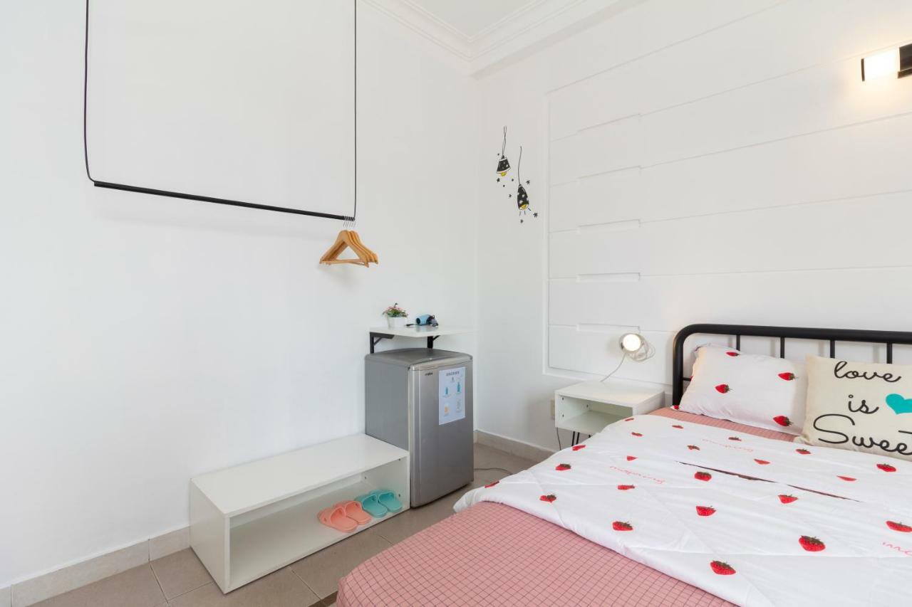 The Art - Vitamin Smiles Hostel Хошимин Экстерьер фото