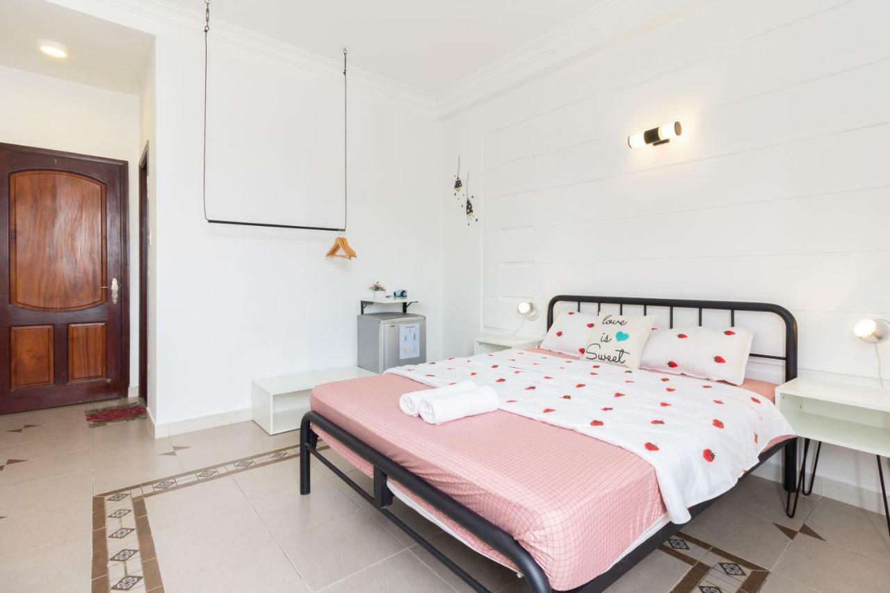 The Art - Vitamin Smiles Hostel Хошимин Экстерьер фото