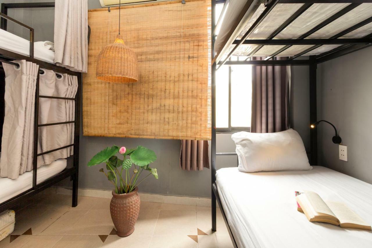 The Art - Vitamin Smiles Hostel Хошимин Экстерьер фото