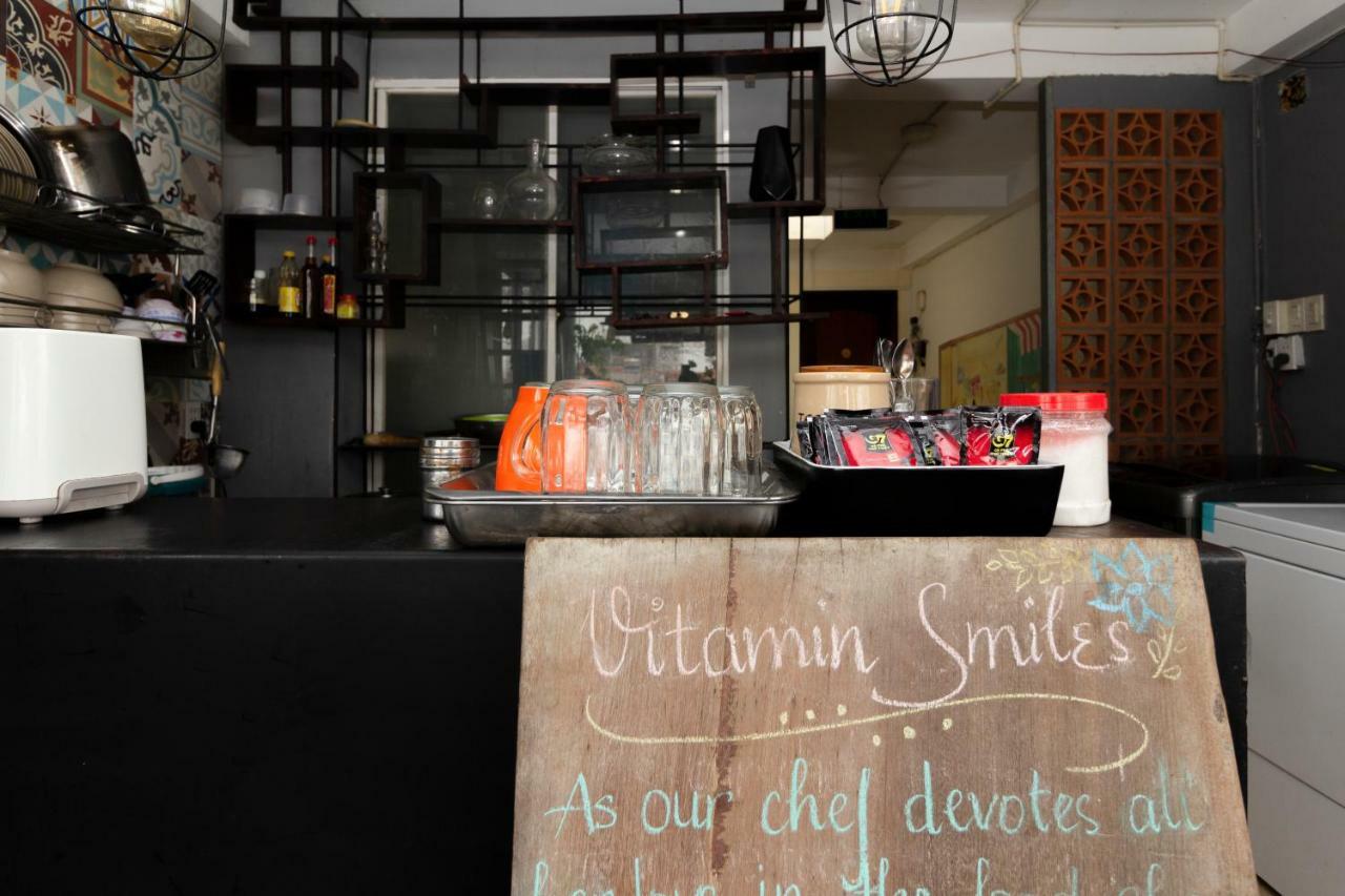 The Art - Vitamin Smiles Hostel Хошимин Экстерьер фото