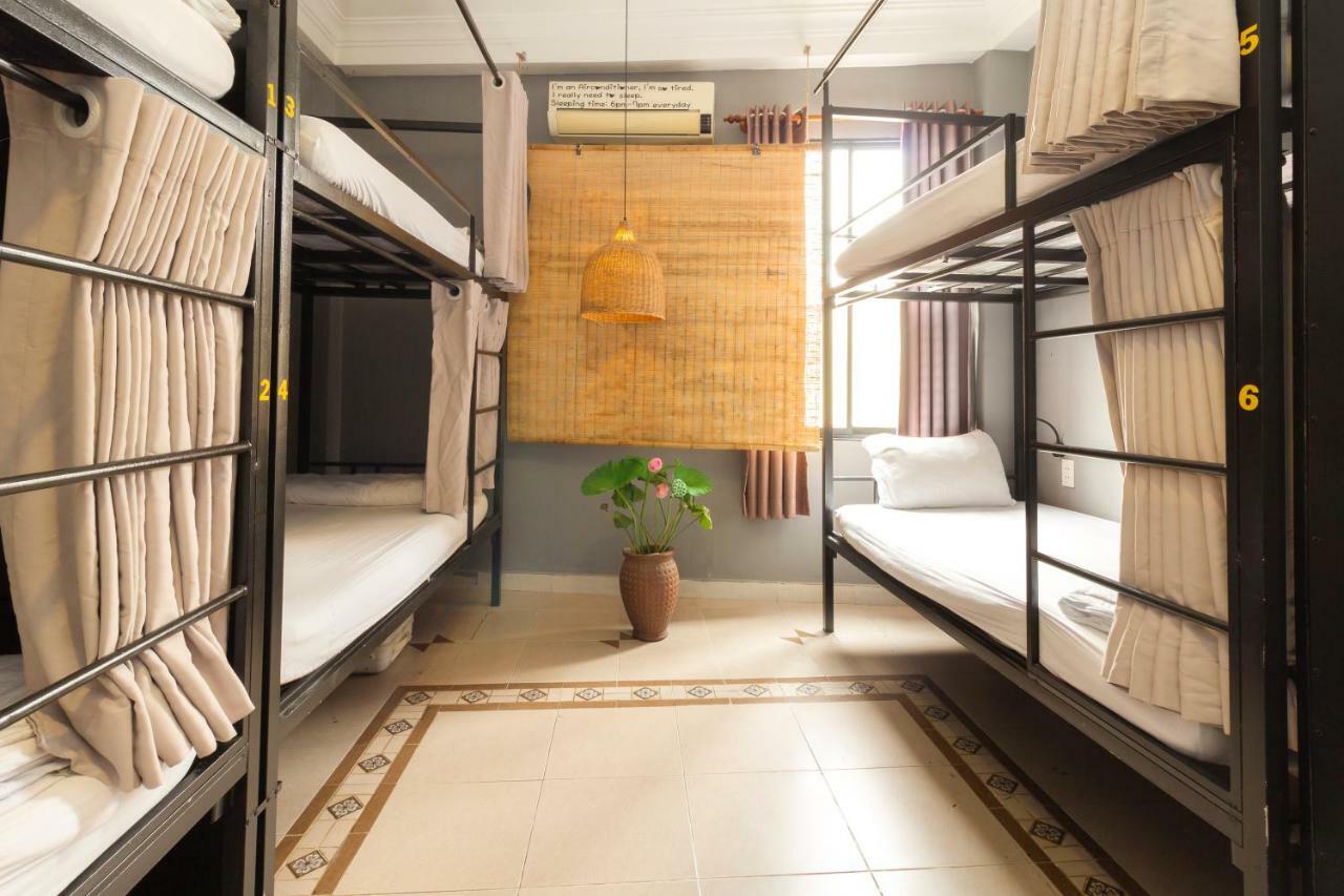 The Art - Vitamin Smiles Hostel Хошимин Экстерьер фото