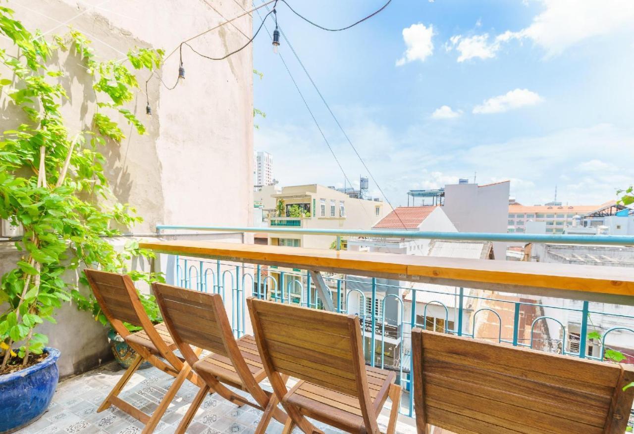The Art - Vitamin Smiles Hostel Хошимин Экстерьер фото