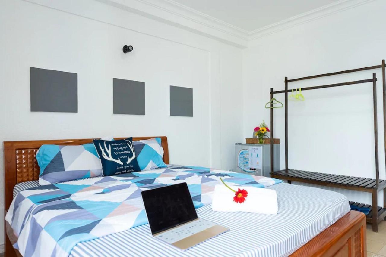 The Art - Vitamin Smiles Hostel Хошимин Экстерьер фото